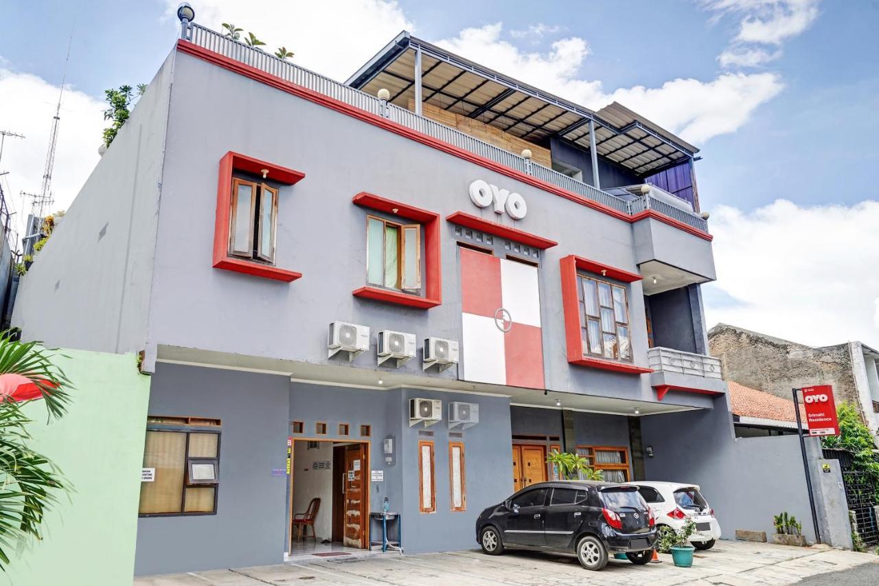 Oyo 1932 Srimahi Residence Bandung Esterno foto