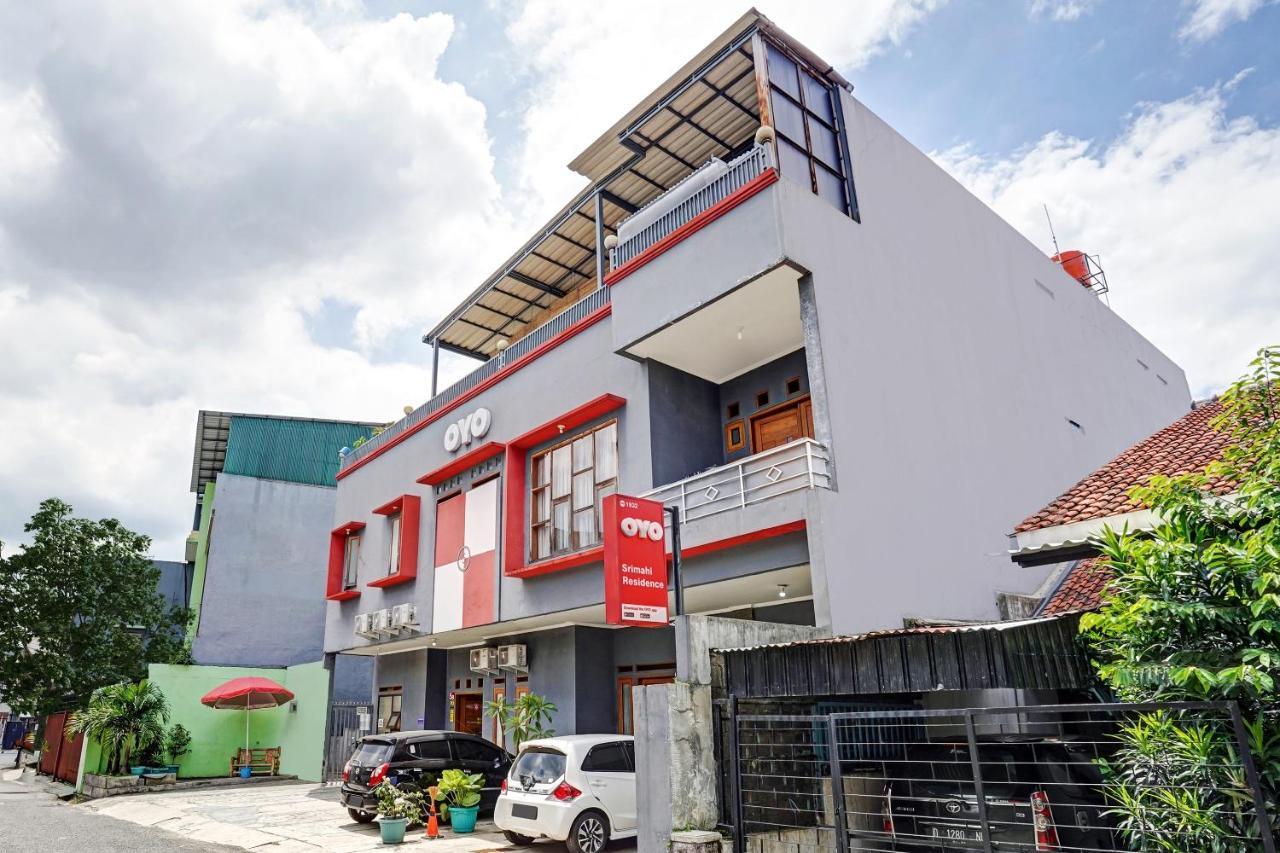 Oyo 1932 Srimahi Residence Bandung Esterno foto