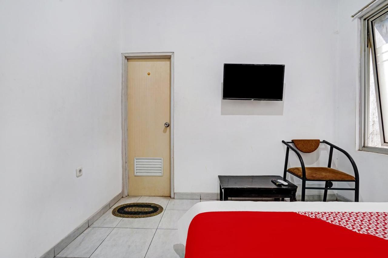 Oyo 1932 Srimahi Residence Bandung Esterno foto