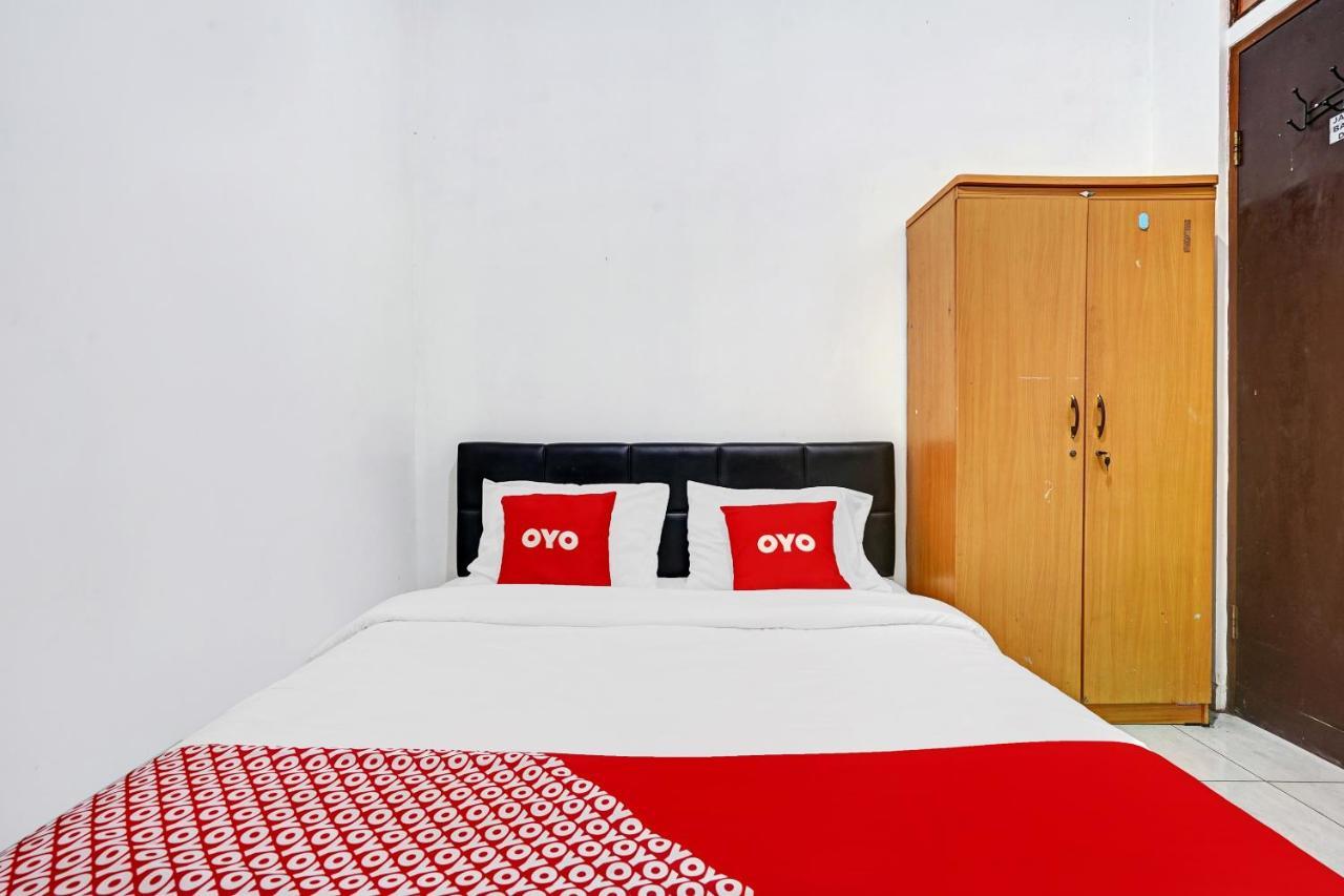 Oyo 1932 Srimahi Residence Bandung Esterno foto